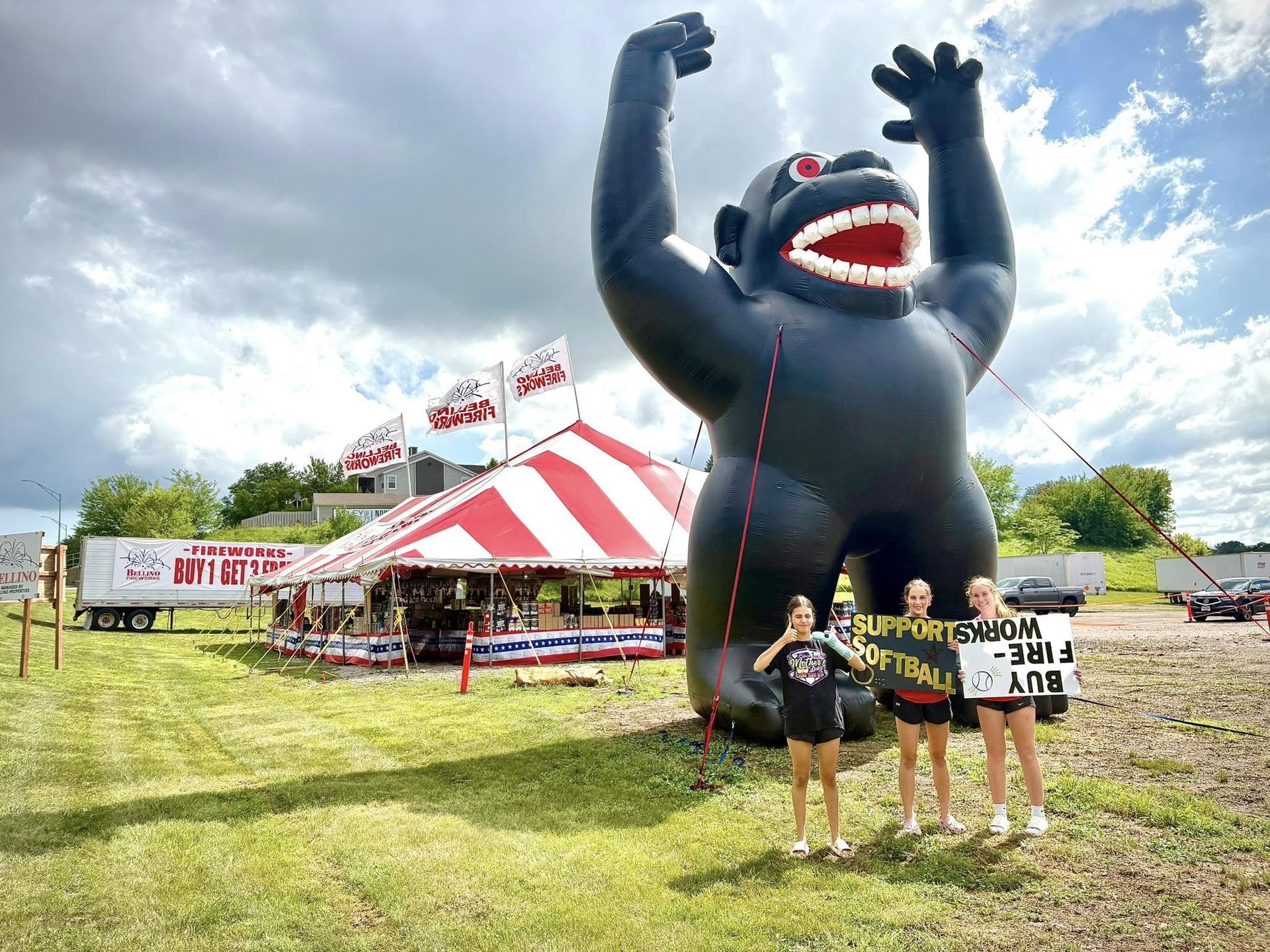 South Dakota cheerleading group fundraising with Bellino Fireworks